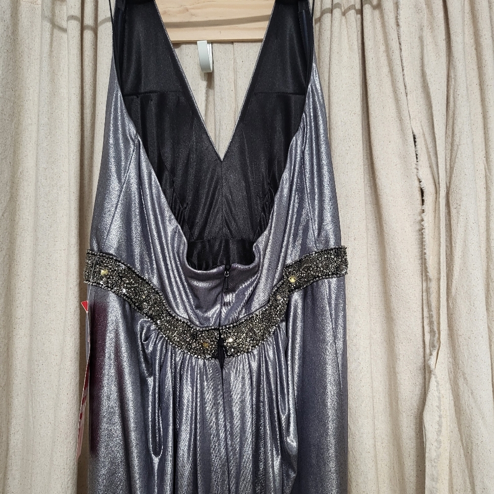 Evening Gown - Picture 5 of 9